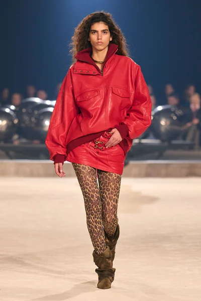 Look 25